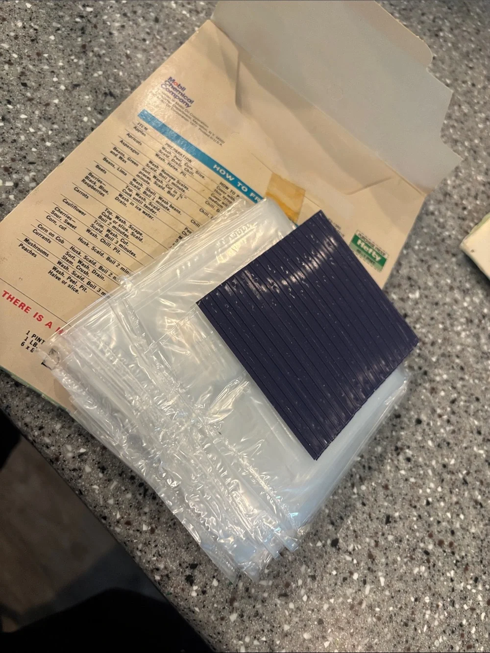 Hefty Freezer/Refrigerator Bags Economy Pack - 1977 Opened & some bags used